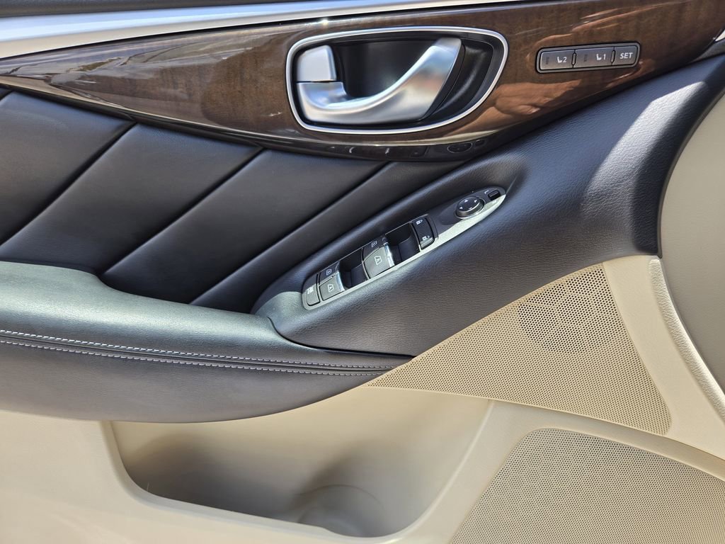Used 2015 INFINITI Q50 Premium w/ Deluxe Touring Package RWD image 25