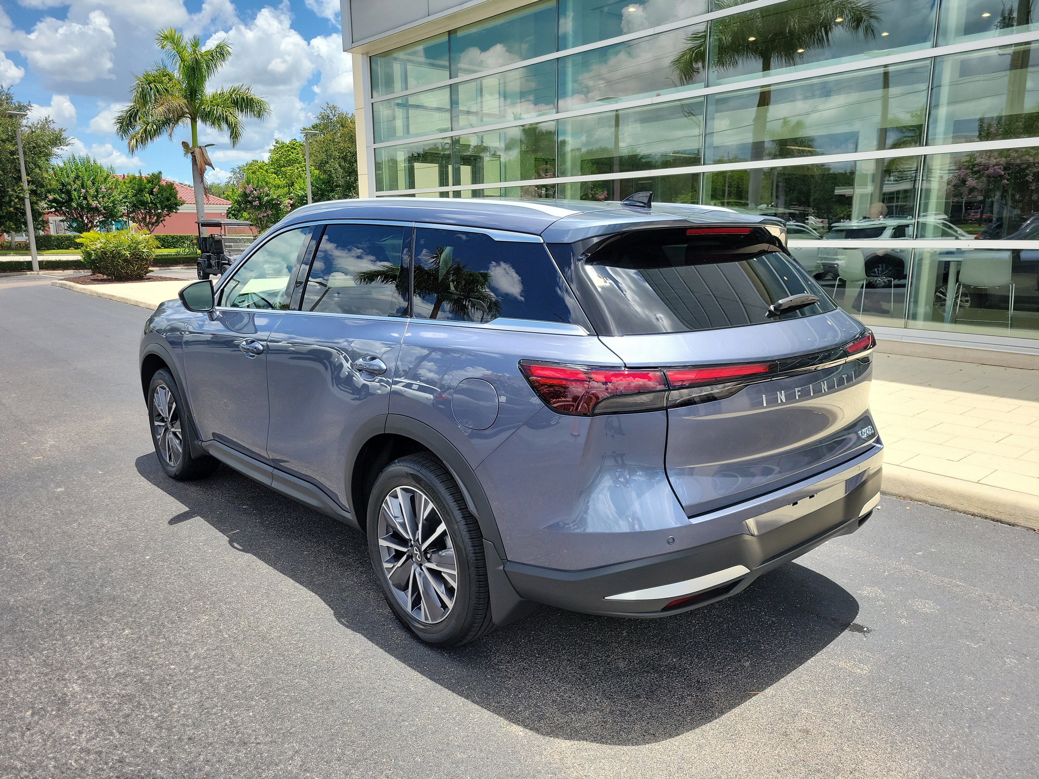 New 2027 INFINITI QX60 Luxe w/ Cargo Package FWD image 6
