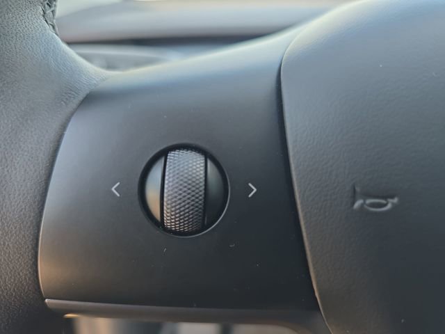 Used 2023 Tesla Model Y Long Range image 17