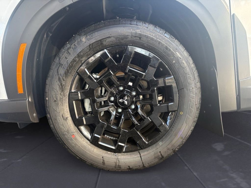 New 2026 Mitsubishi Outlander Trail Edition image 9