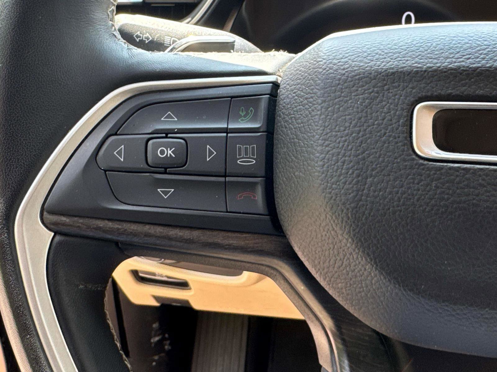Used 2022 Jeep Grand Cherokee Limited w/ Luxury Tech Group II image 14