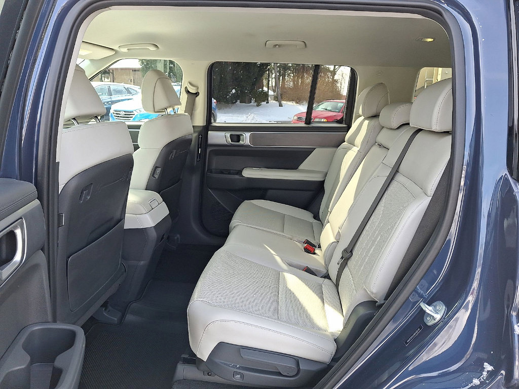 Certified 2025 Hyundai Santa Fe SEL image 20