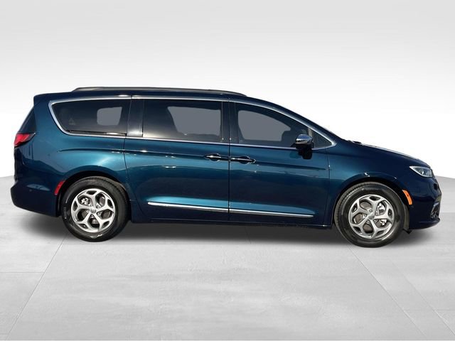 Used 2023 Chrysler Pacifica Limited image 8