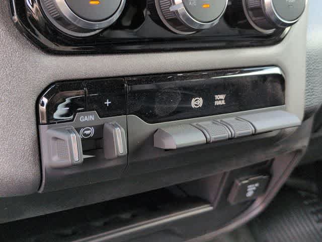 New 2026 RAM 3500 Tradesman w/ Chrome Appearance Group A AWD/4WD image 39
