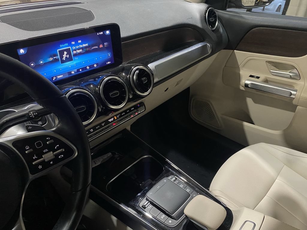 Used 2022 Mercedes-Benz GLB 250 image 8