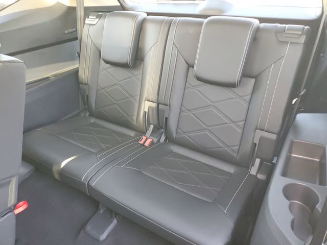 Certified 2025 Volkswagen Atlas SE image 11