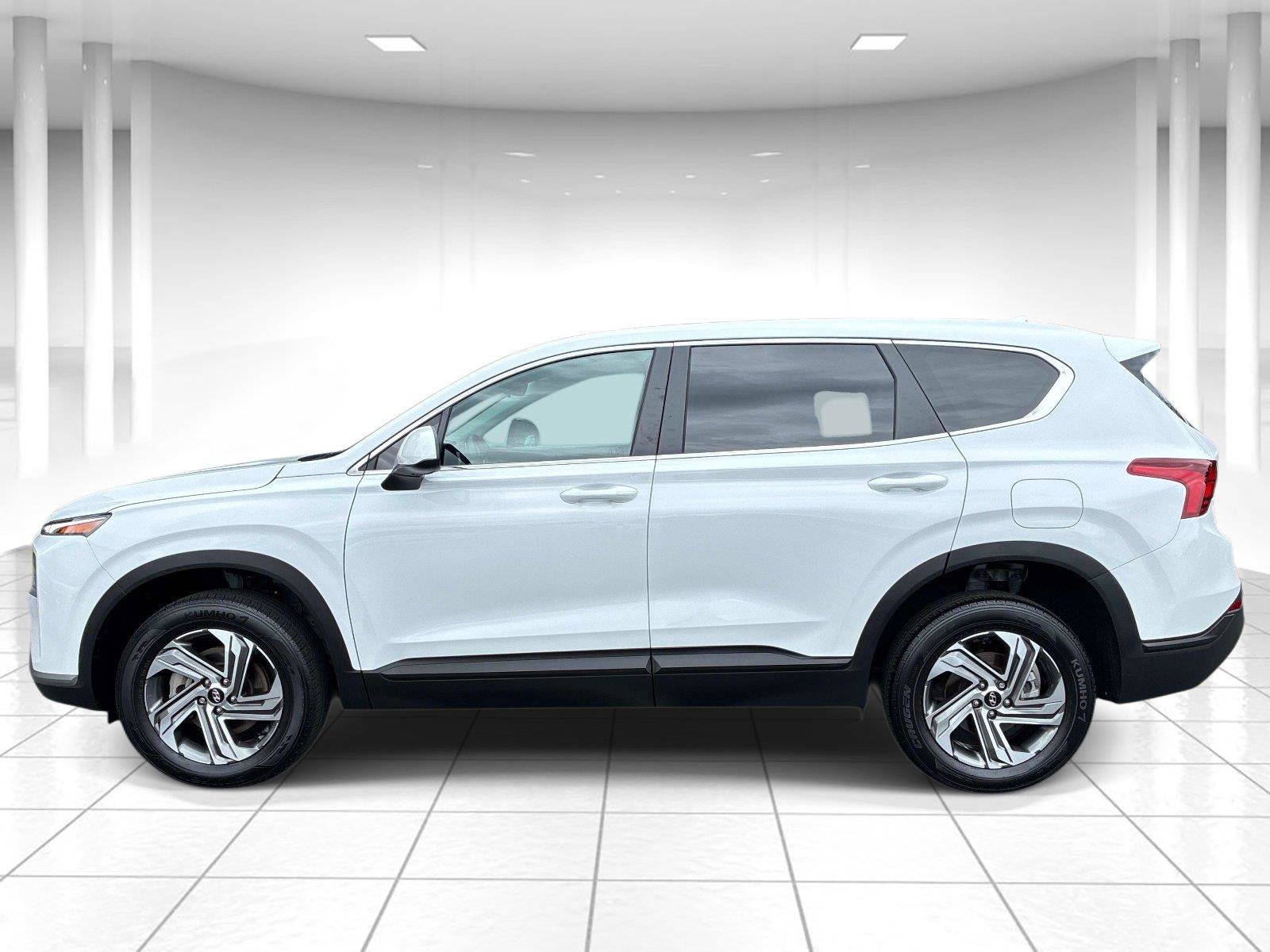 Used 2023 Hyundai Santa Fe SE AWD/4WD image 5