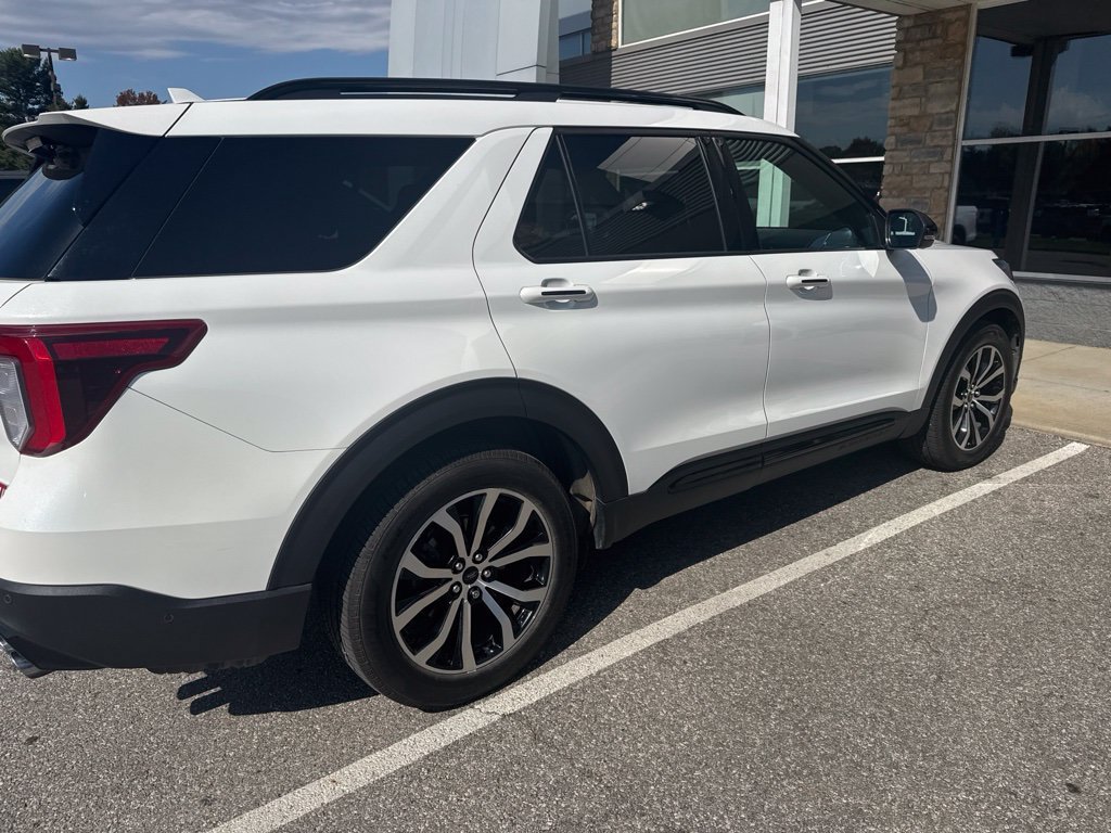 Used 2020 Ford Explorer ST w/ Premium Technology Package AWD/4WD image 4