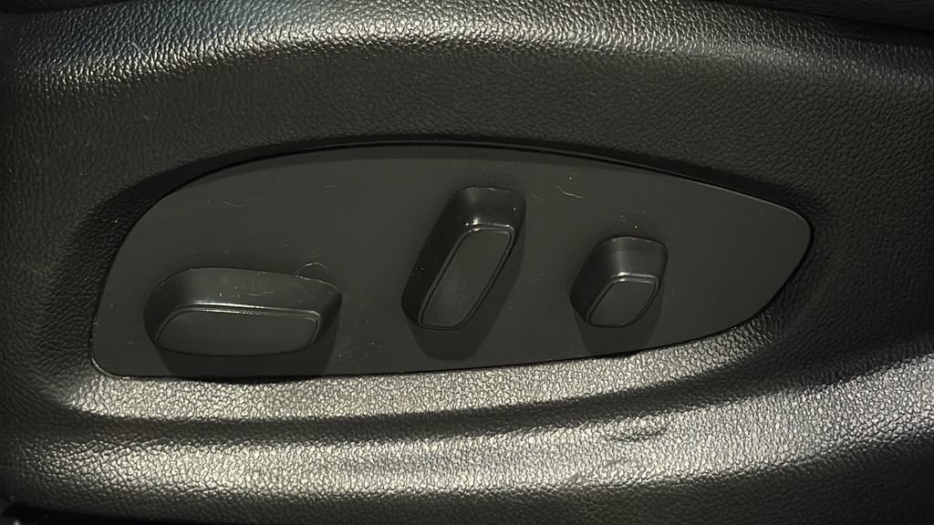 Used 2018 Chevrolet Impala Premier FWD image 22