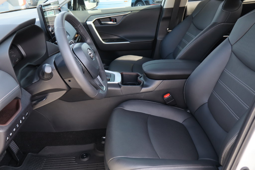 Used 2025 Toyota RAV4 Limited w/ Advanced Technology Package FWD image 22