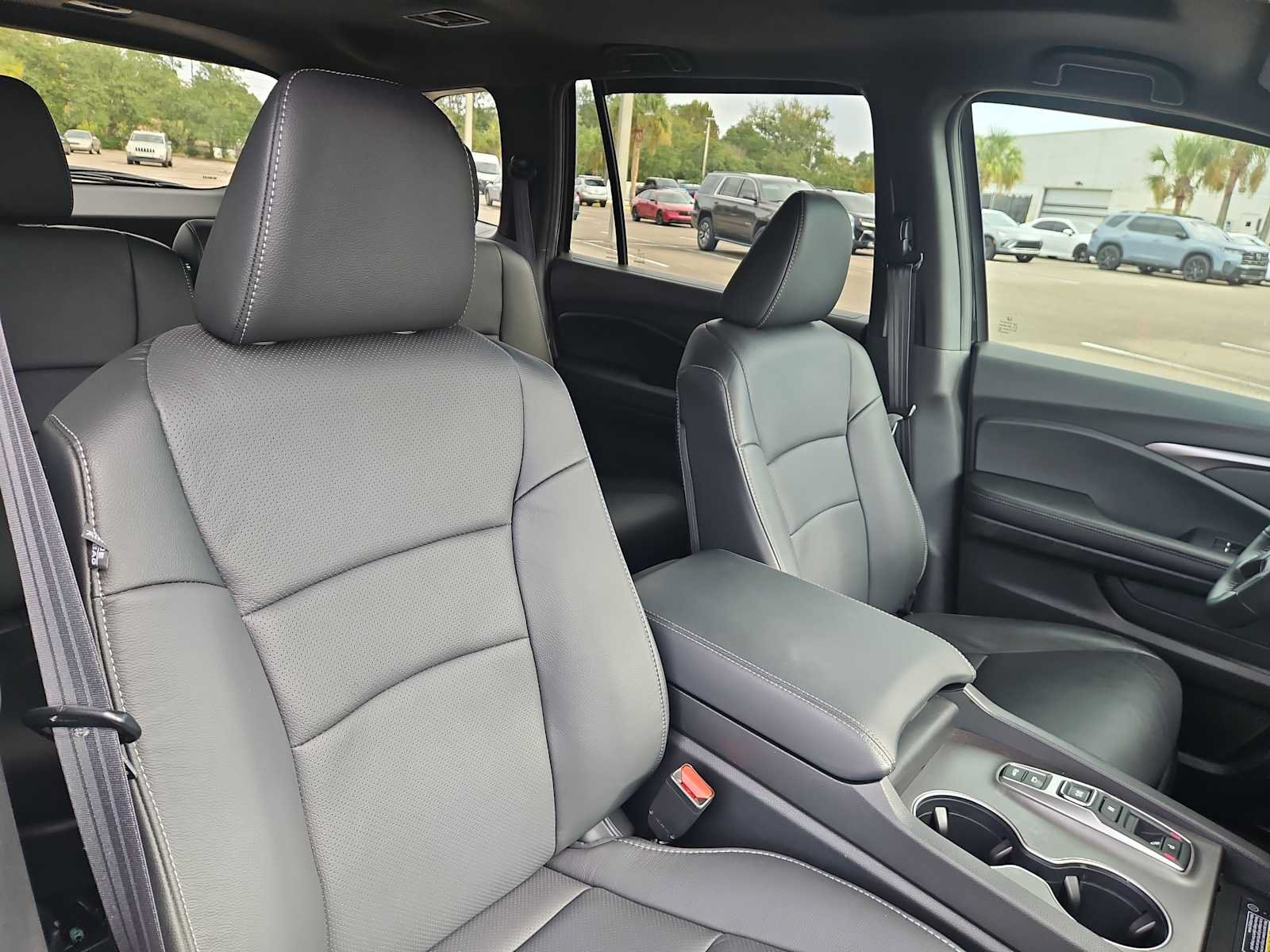 Used 2025 Honda Passport EX-L image 26