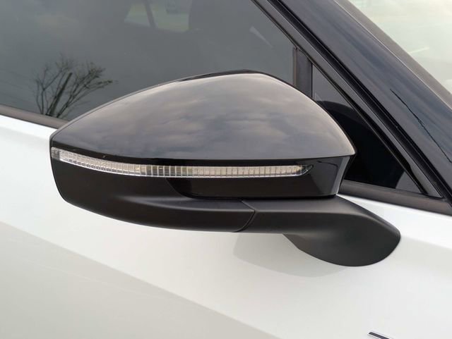 New 2026 Volkswagen Tiguan SE R-Line FWD image 12