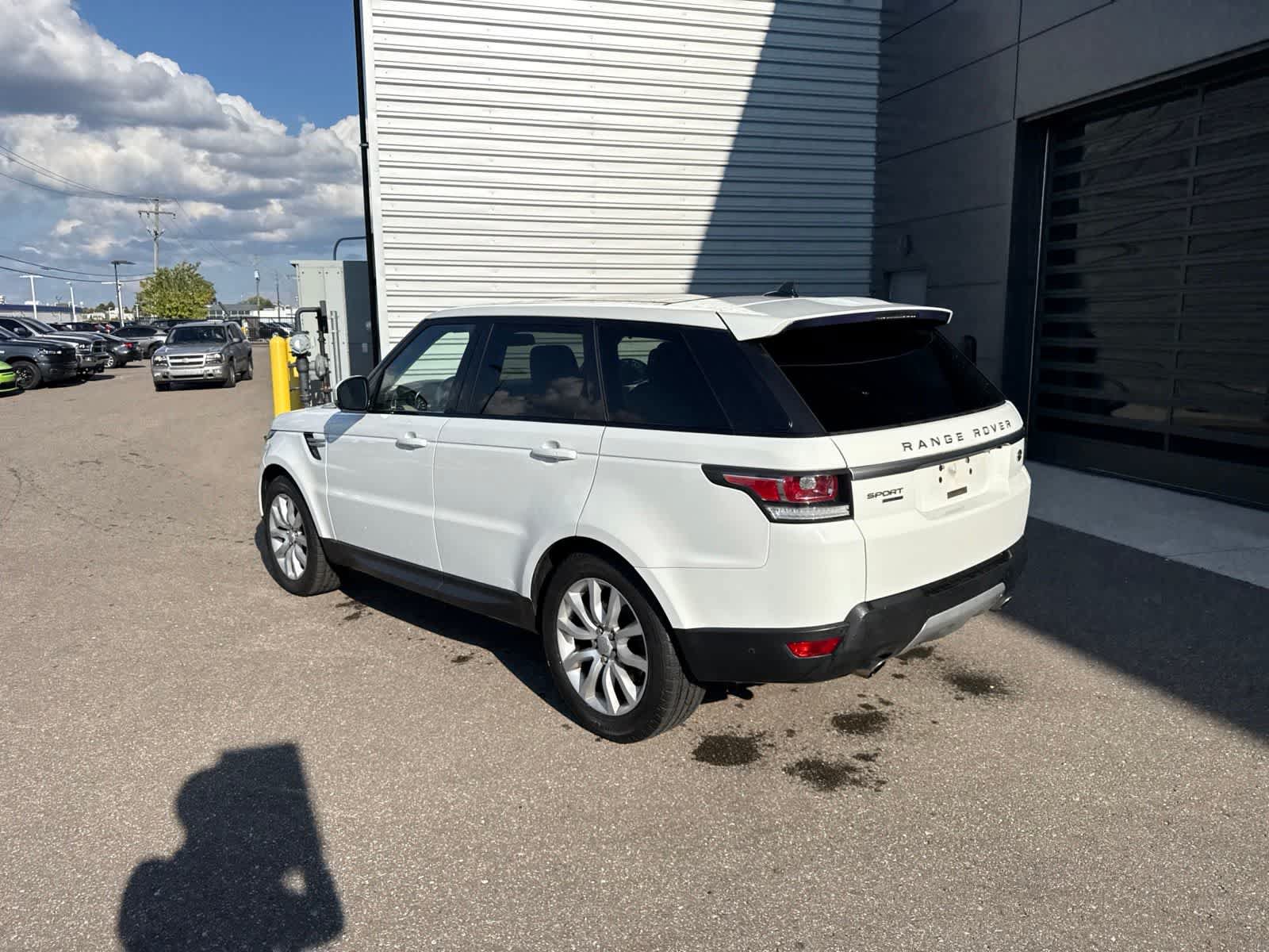 Used 2016 Land Rover Range Rover Sport HSE AWD/4WD image 3