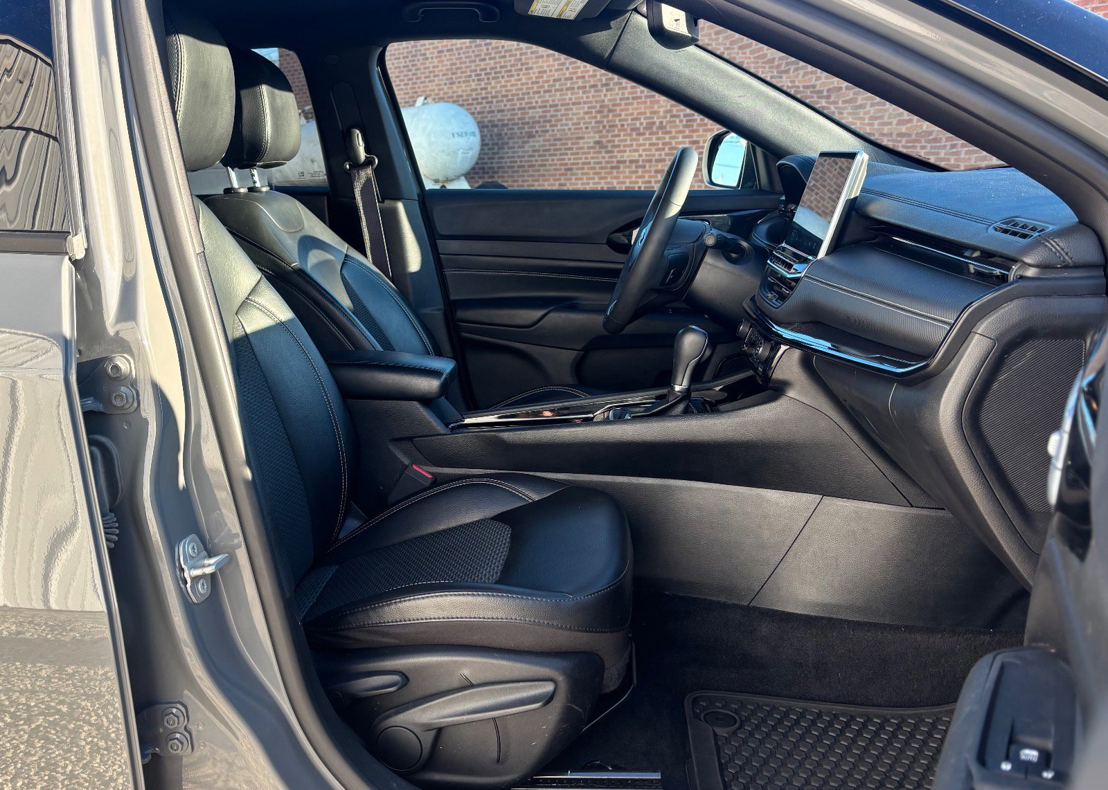 Used 2023 Jeep Compass Altitude w/ Convenience Group image 26