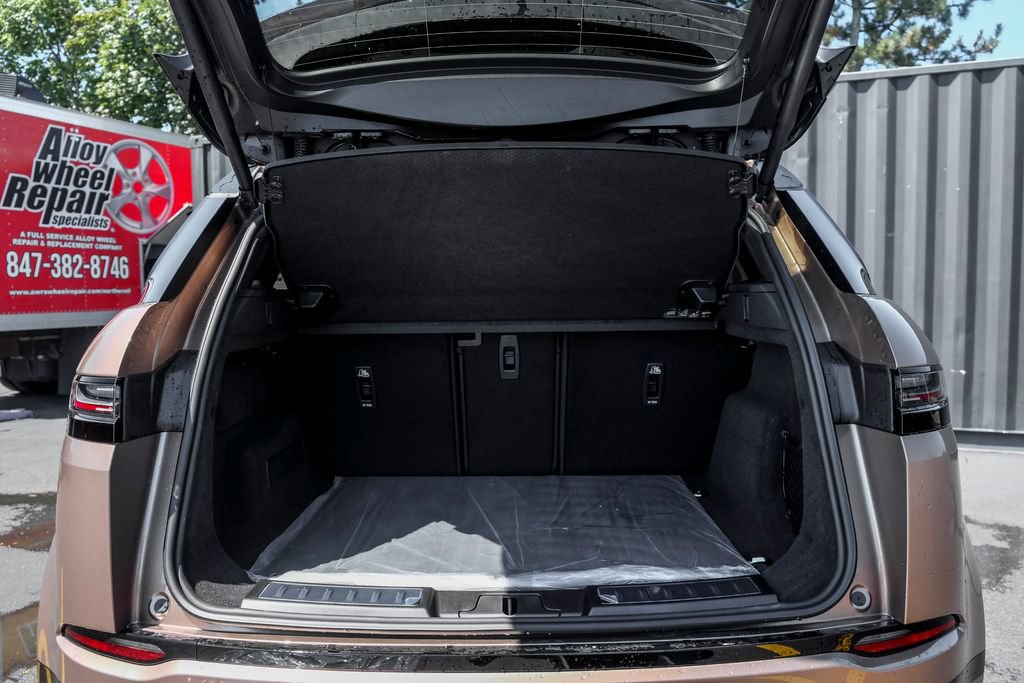 New 2026 Land Rover Range Rover Evoque Hoxton AWD/4WD image 9