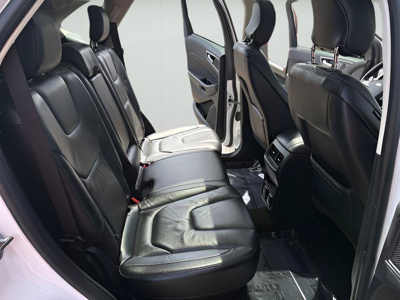 Used 2019 Ford Edge Titanium w/ Cold Weather Package AWD/4WD image 19