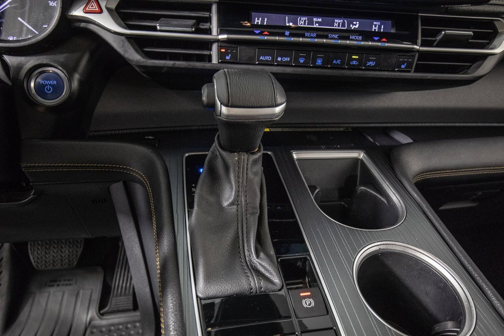 Used 2024 Toyota Sienna XLE Woodland Edition image 26