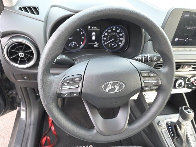 Used 2023 Hyundai Kona SE image 16