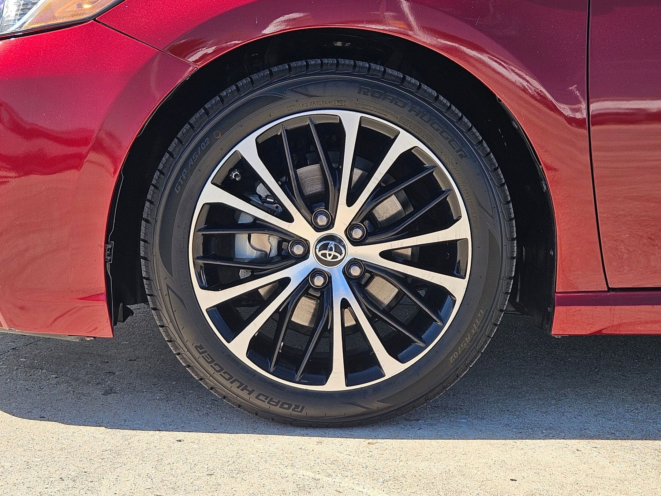 Used 2018 Toyota Camry SE w/ Convenience Package image 11