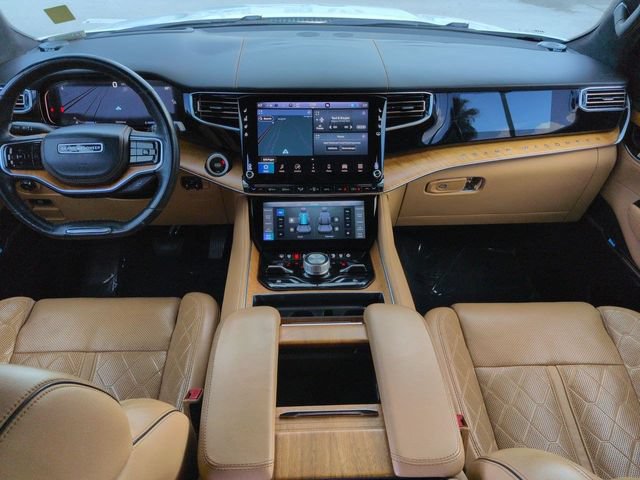 Used 2022 Jeep Grand Wagoneer Series III w/ Rear Seat Video Group 1 AWD/4WD image 16