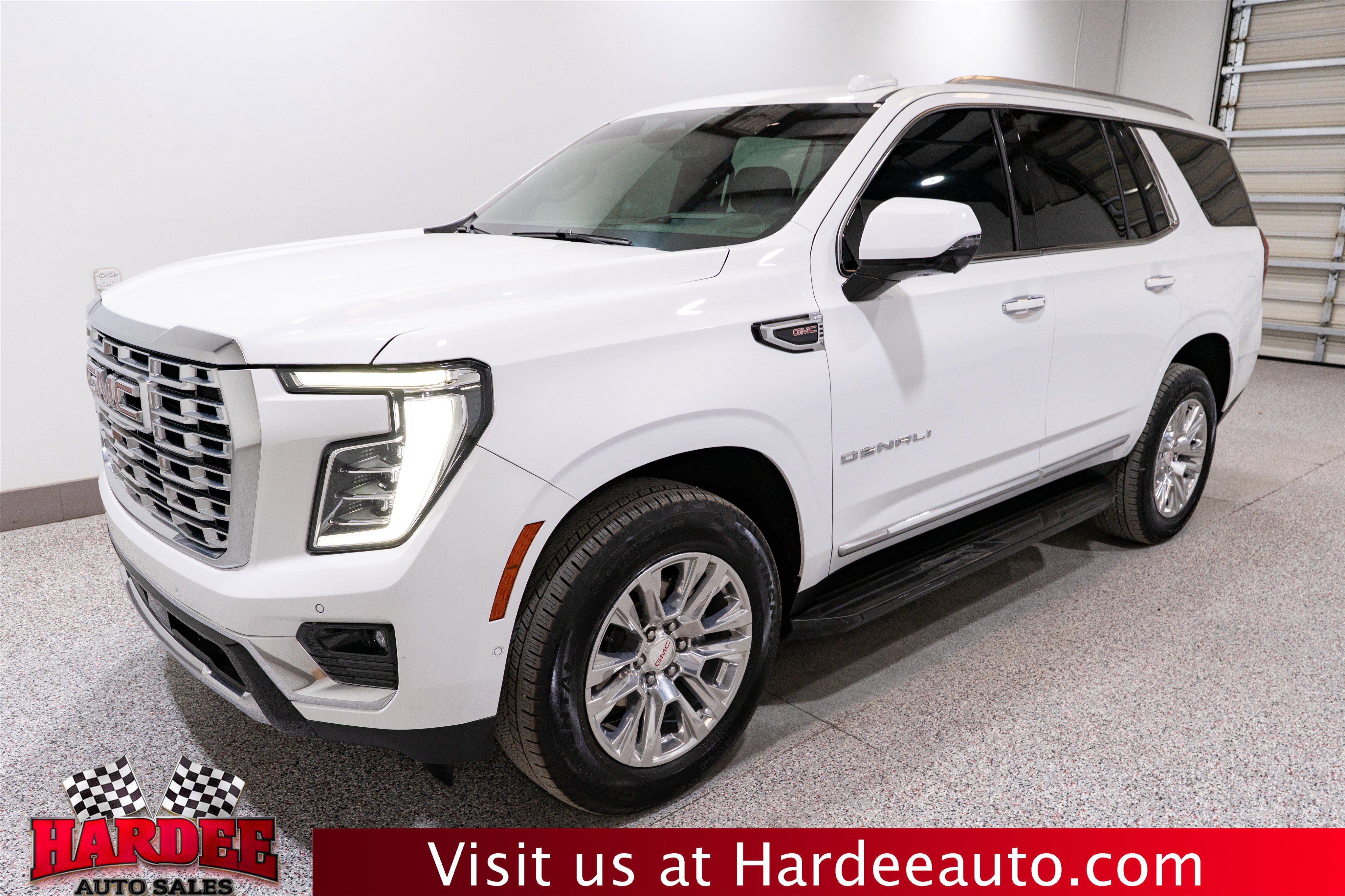 Used 2025 GMC Yukon Denali RWD image 2