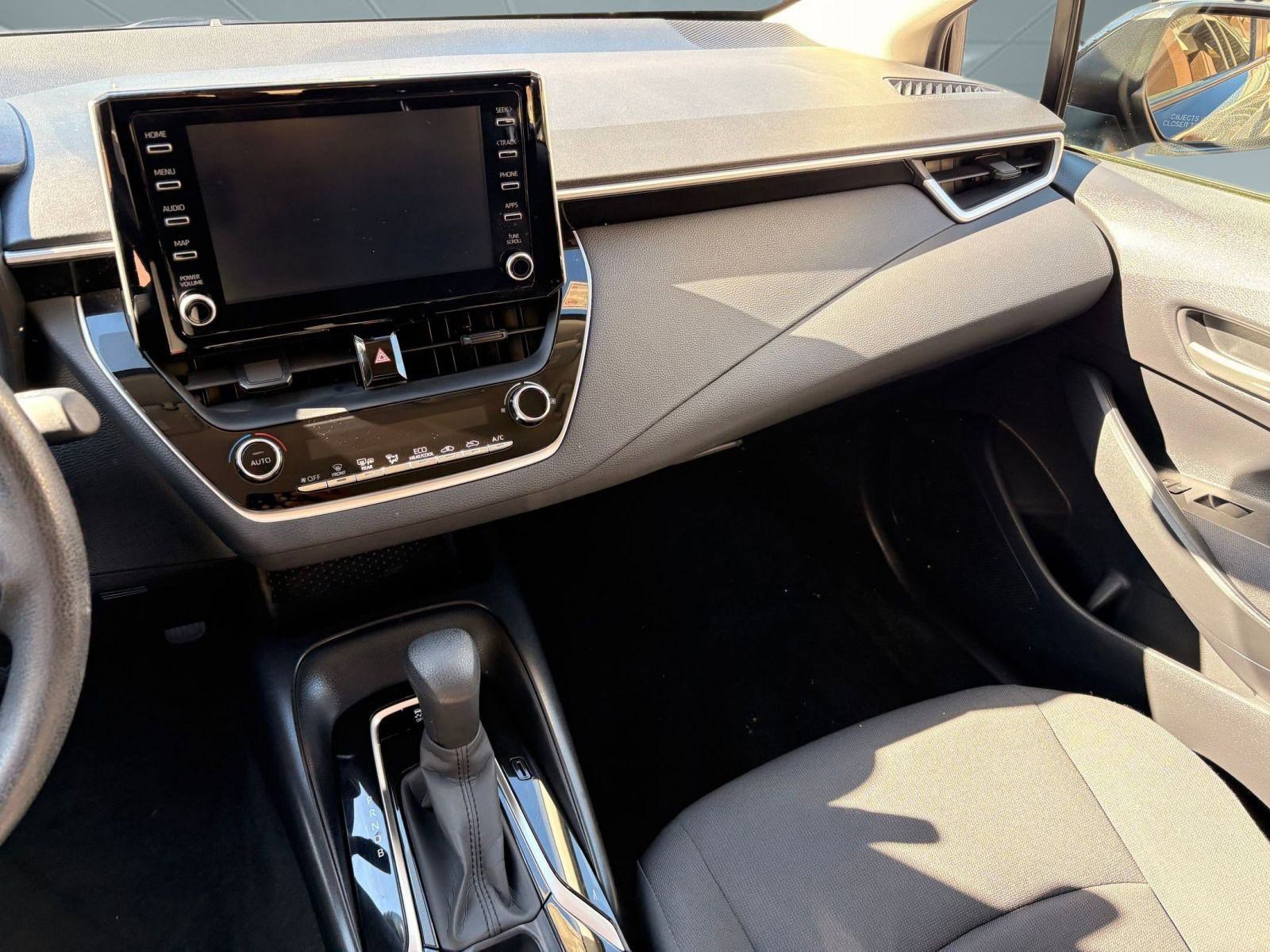 Used 2020 Toyota Corolla LE image 22