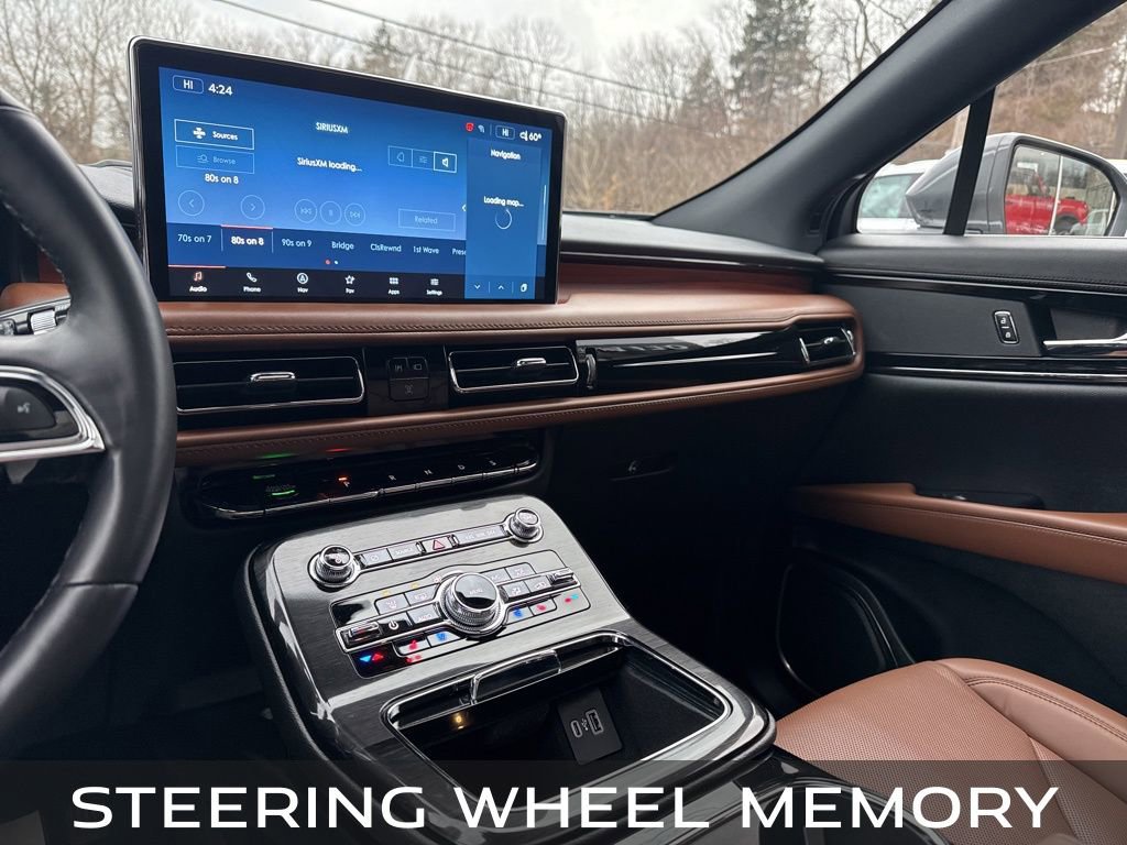 Used 2023 Lincoln Nautilus Reserve AWD/4WD image 17