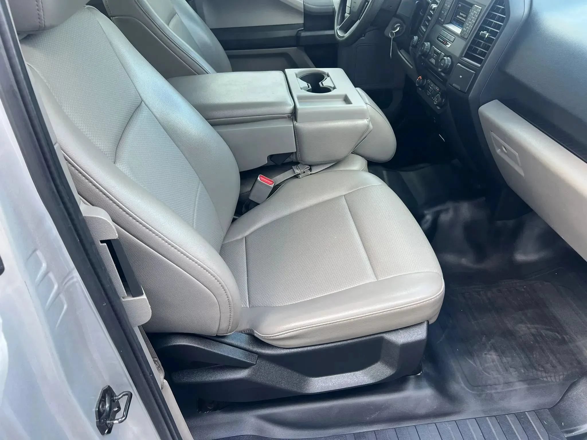 Used 2016 Ford F150 XL w/ Equipment Group 101A Mid AWD/4WD image 12