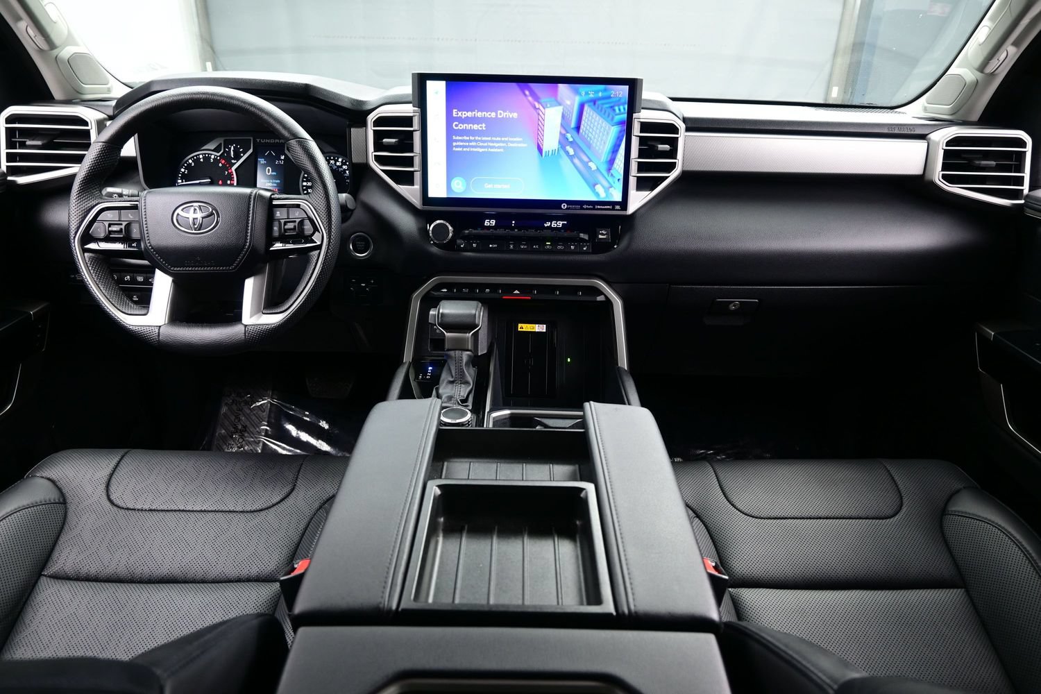 Used 2023 Toyota Tundra Limited AWD/4WD image 17