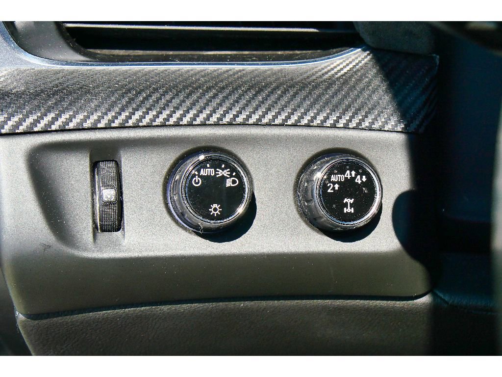 Used 2019 Cadillac Escalade Luxury w/ Escalade Sport Edition AWD/4WD image 25