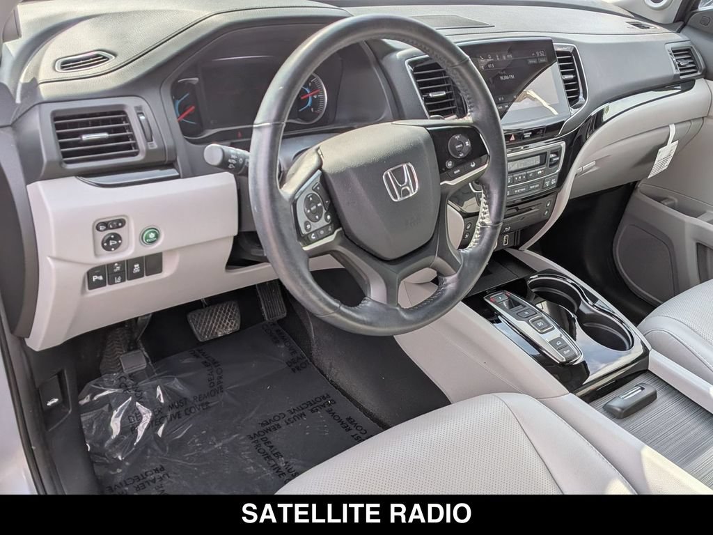 Used 2020 Honda Pilot Elite image 2