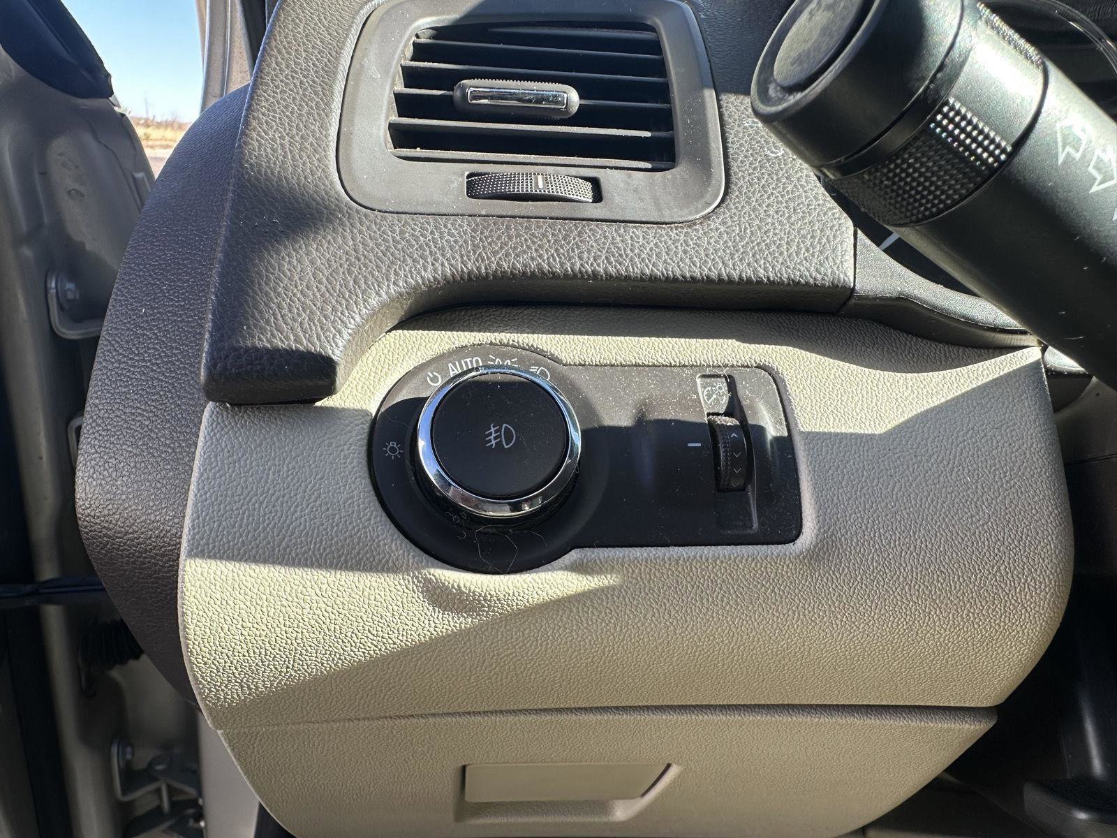 Used 2015 Buick Regal Premium w/ Experience Buick Package image 18