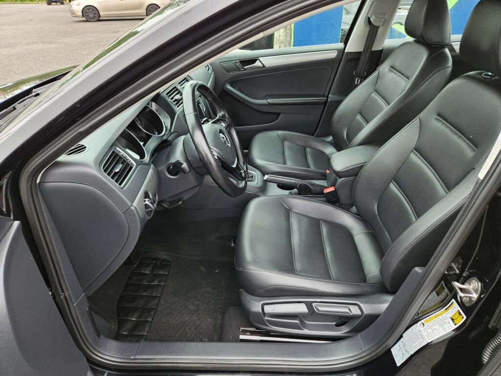 Used 2017 Volkswagen Jetta SE FWD image 15