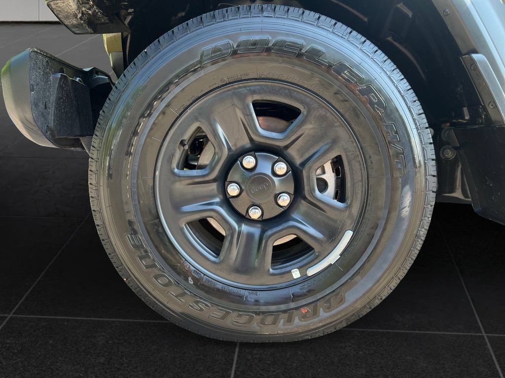 Used 2026 Jeep Gladiator Sport AWD/4WD image 9