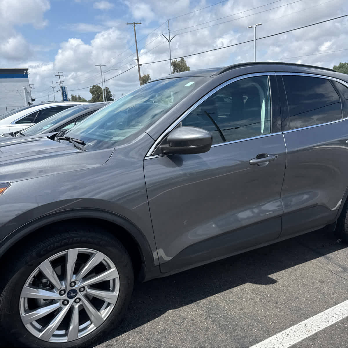Used 2021 Ford Escape Titanium w/ Titanium Elite Package AWD/4WD image 2