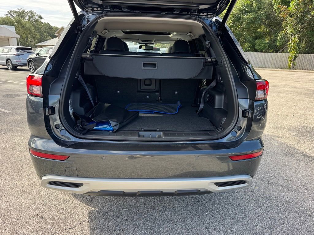 New 2025 Mitsubishi Outlander SEL image 13