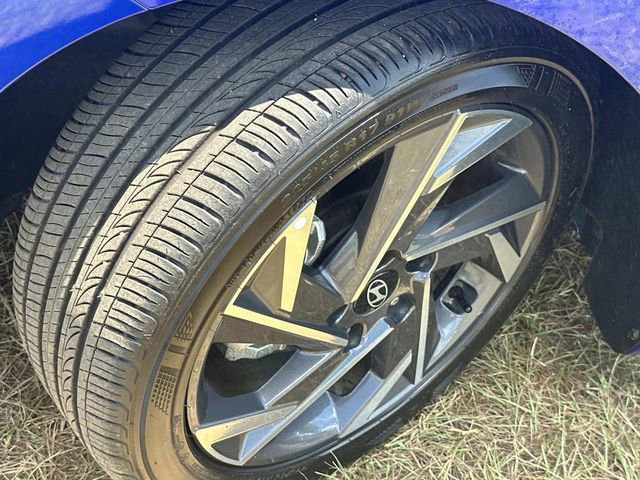 Used 2024 Hyundai Elantra SEL w/ Convenience Package image 14