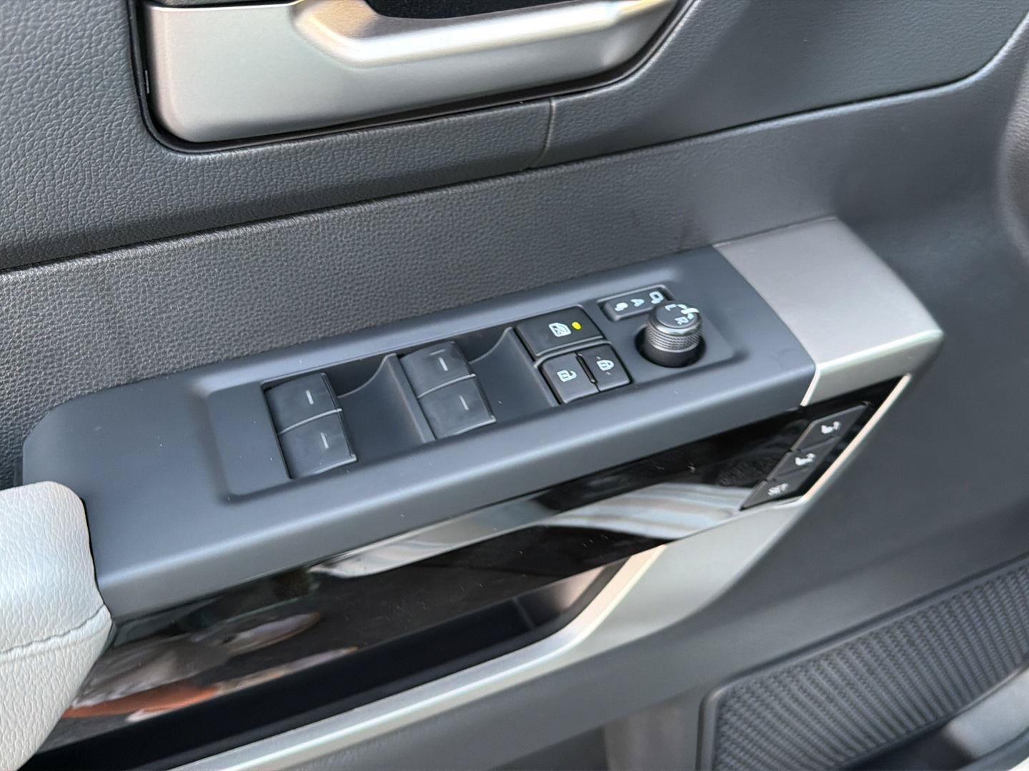 New 2026 Toyota Tundra Limited AWD/4WD image 31