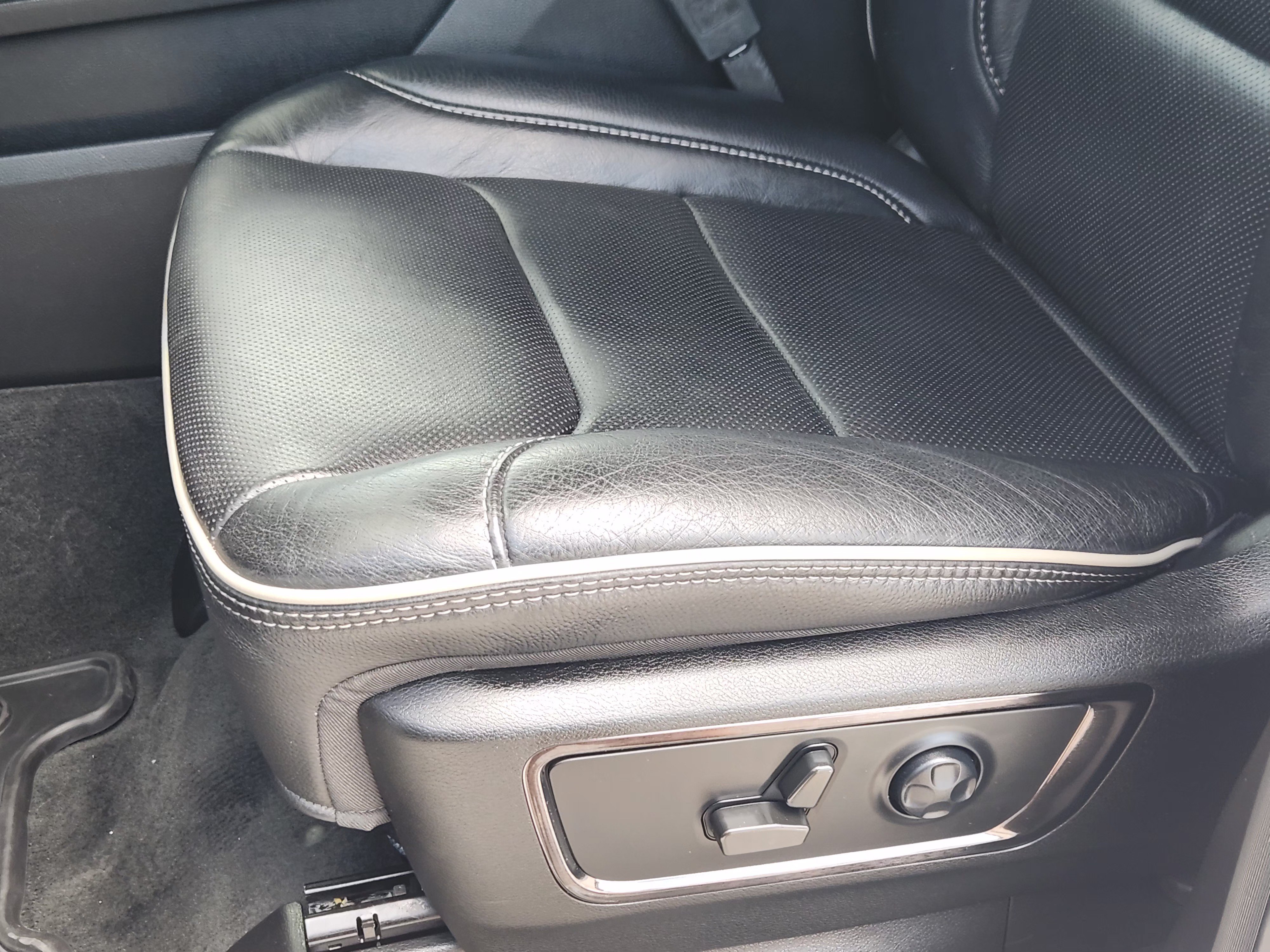 Used 2022 RAM 1500 Limited w/ Night Edition RWD image 26