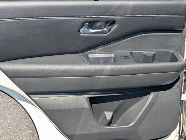 Used 2024 Nissan Pathfinder SL AWD/4WD image 19