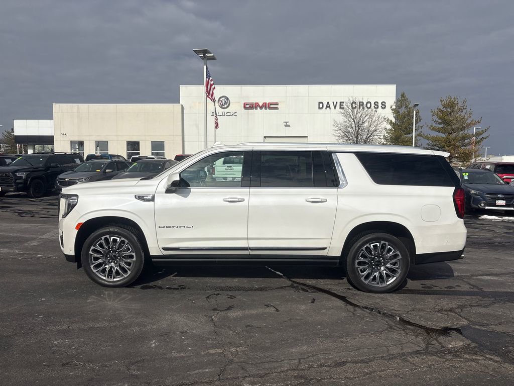 Used 2024 GMC Yukon XL Denali Ultimate image 10