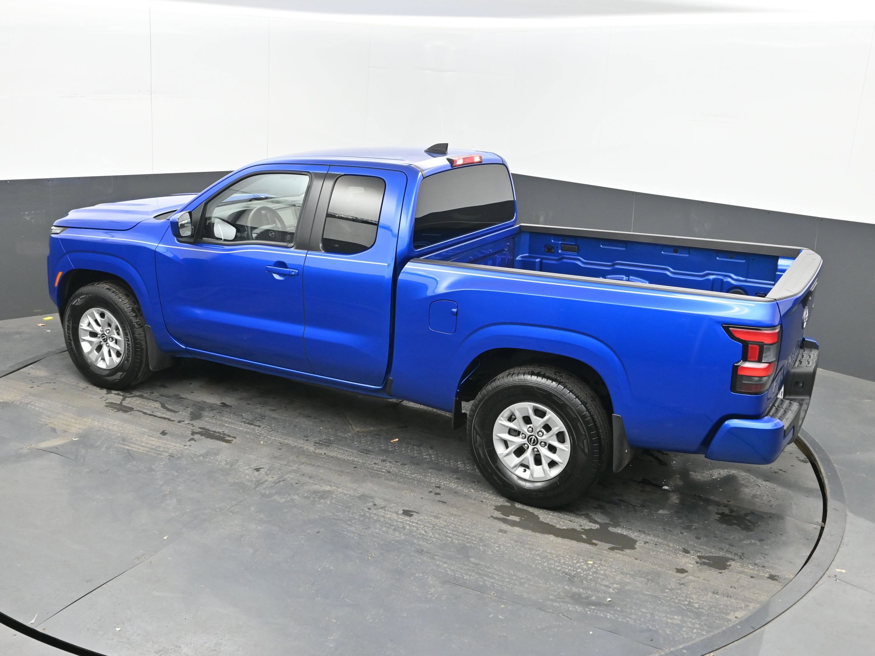 Certified 2024 Nissan Frontier SV image 35