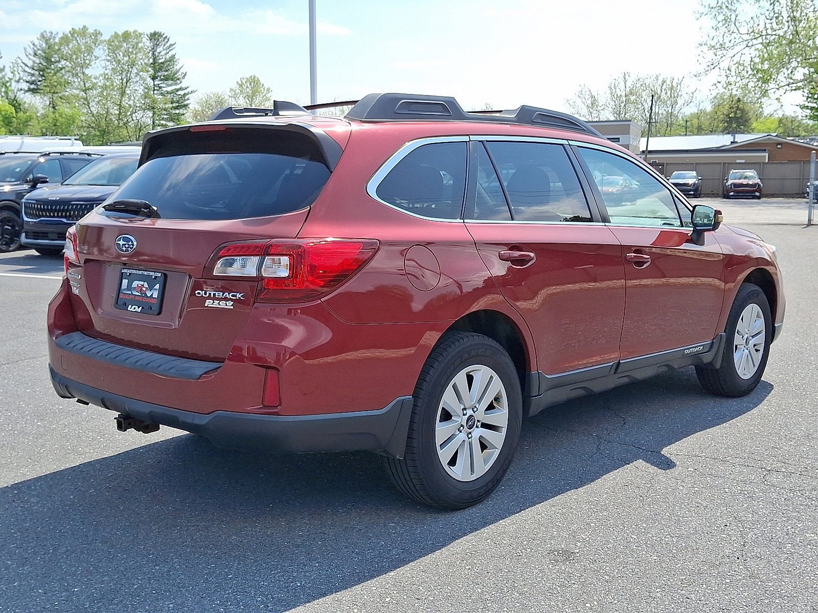 Used 2017 Subaru Outback 2.5i Premium AWD/4WD video 5