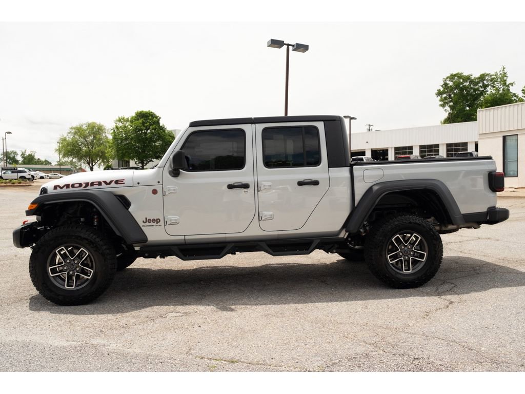 Used 2024 Jeep Gladiator Mojave w/ Convenience Group AWD/4WD image 5