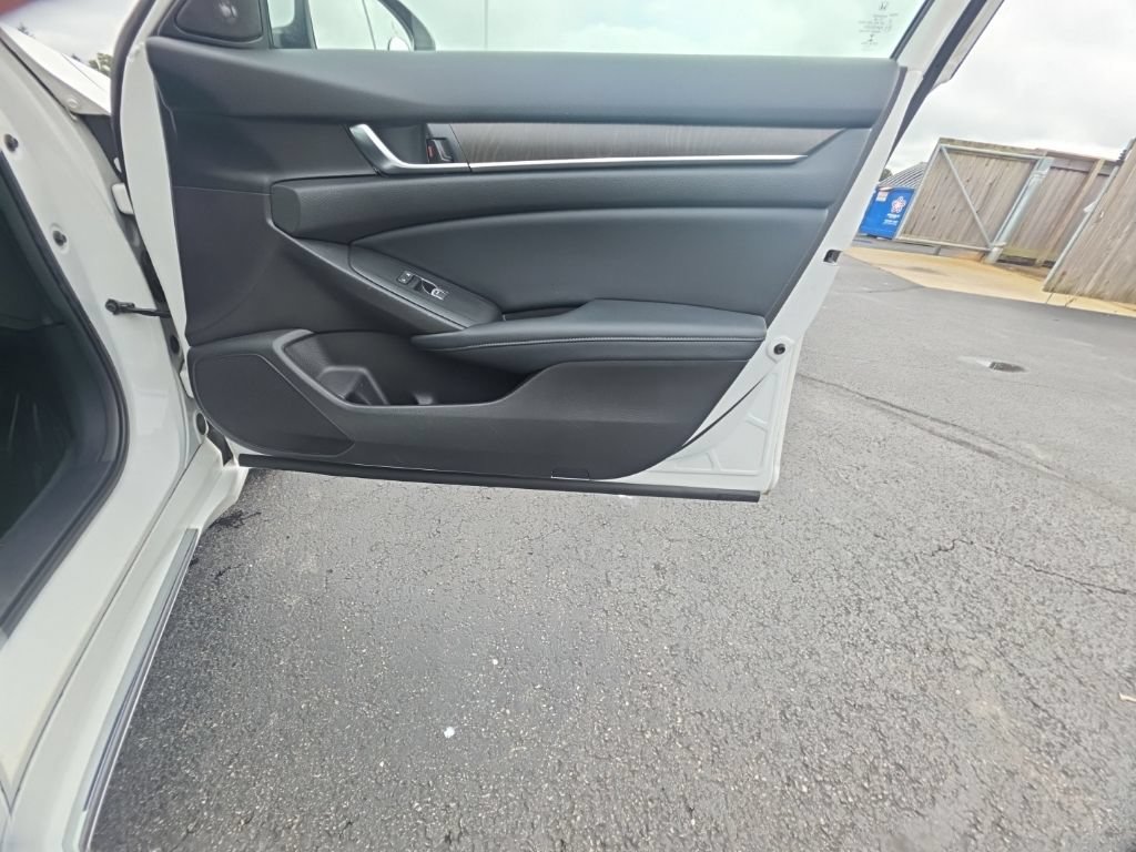 Used 2018 Honda Accord EX-L image 31