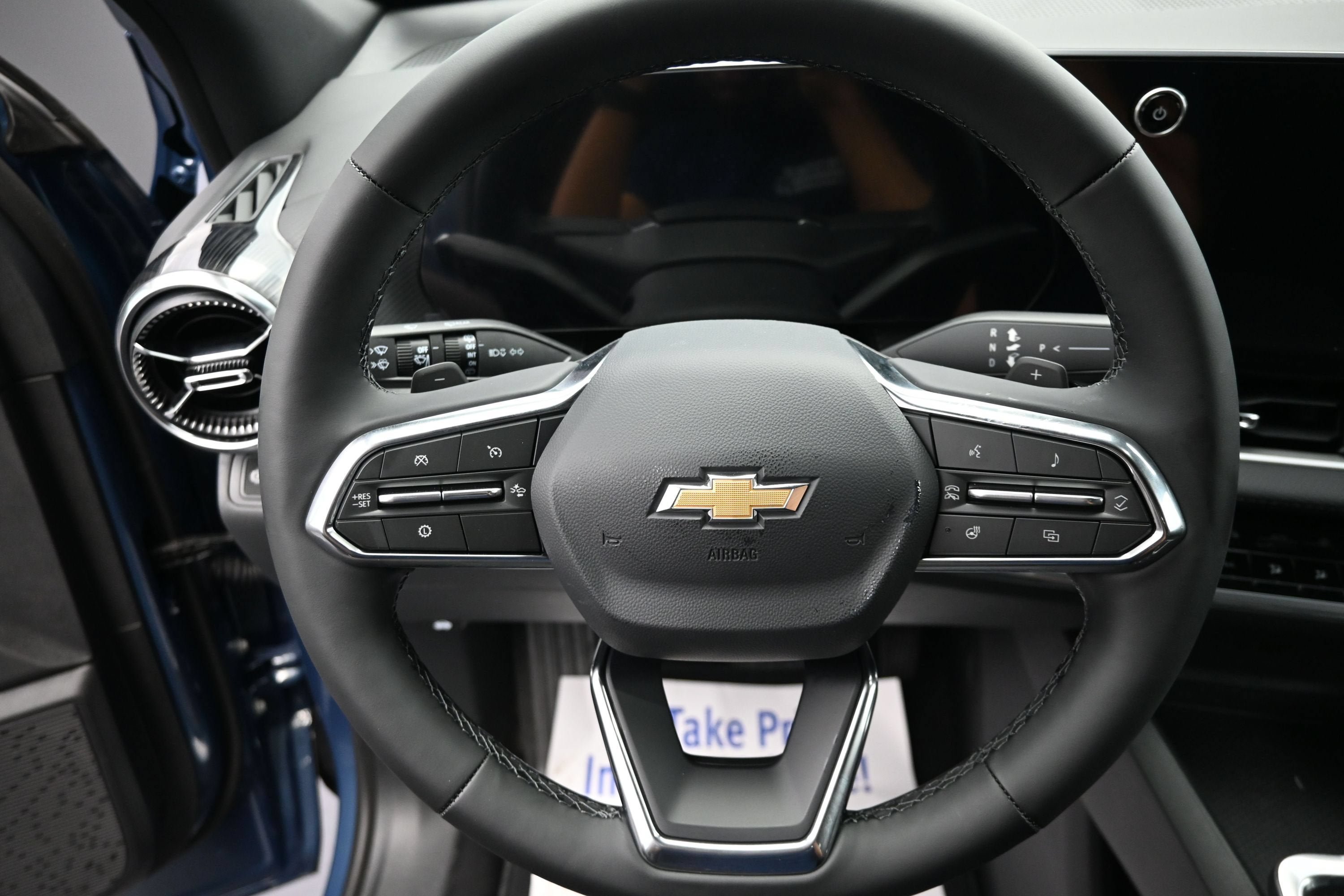 New 2027 Chevrolet Equinox LT w/ Convenience Package II FWD image 12
