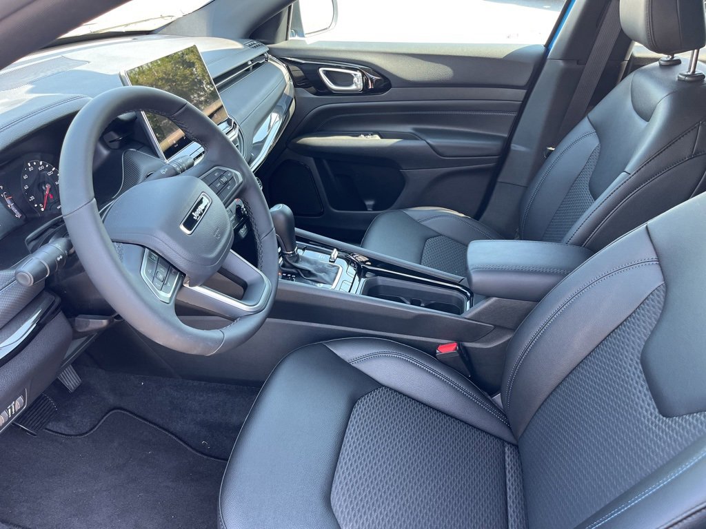 New 2025 Jeep Compass Latitude w/ Altitude Special Edition image 2