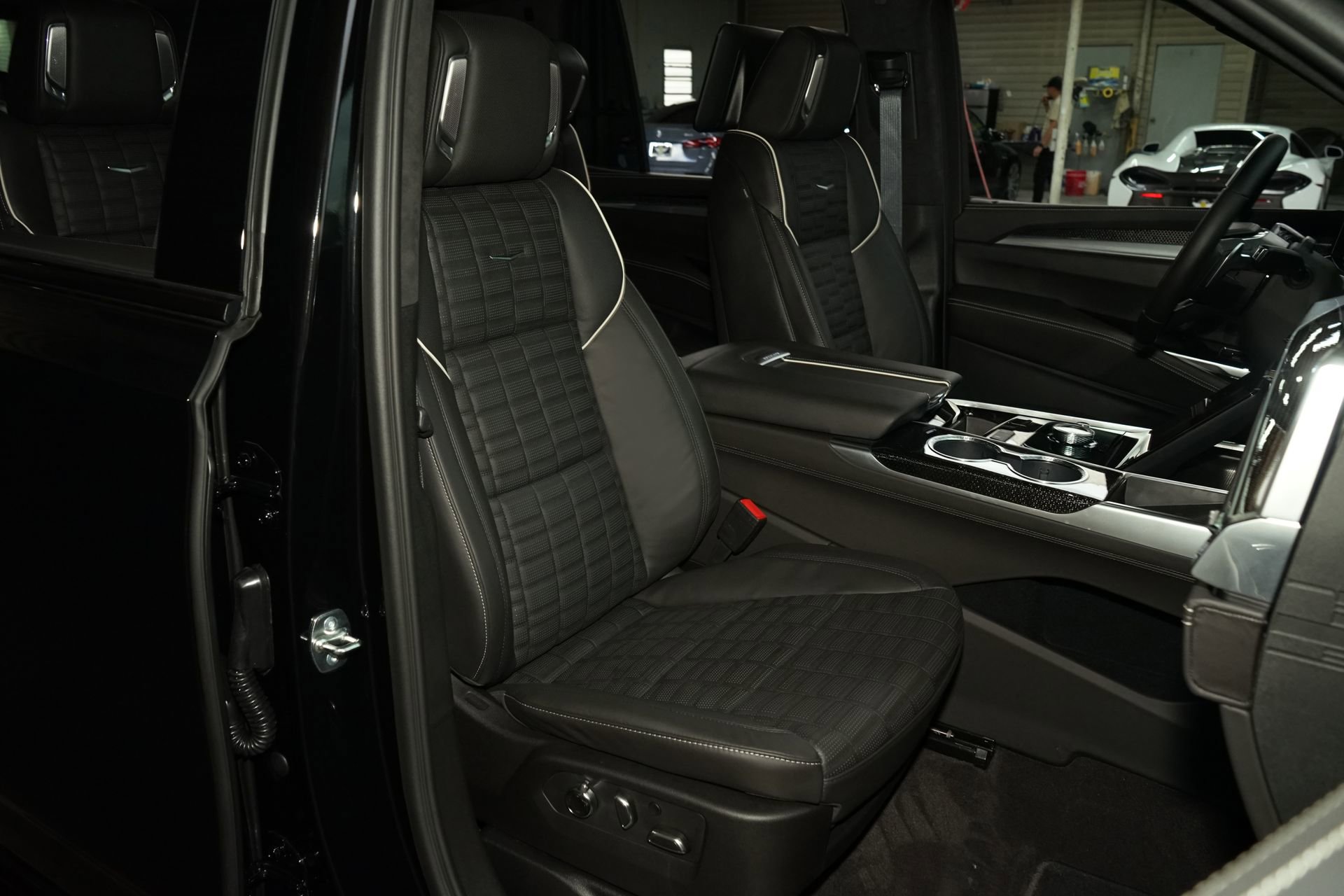 Used 2026 Cadillac Escalade V AWD/4WD image 11