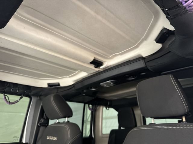 Used 2016 Jeep Wrangler Unlimited Sahara w/ Connectivity Group image 16