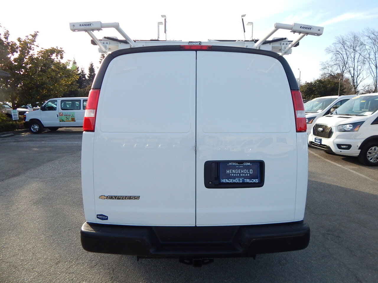 Used 2025 Chevrolet Express 2500 w/ Driver Convenience Package image 7